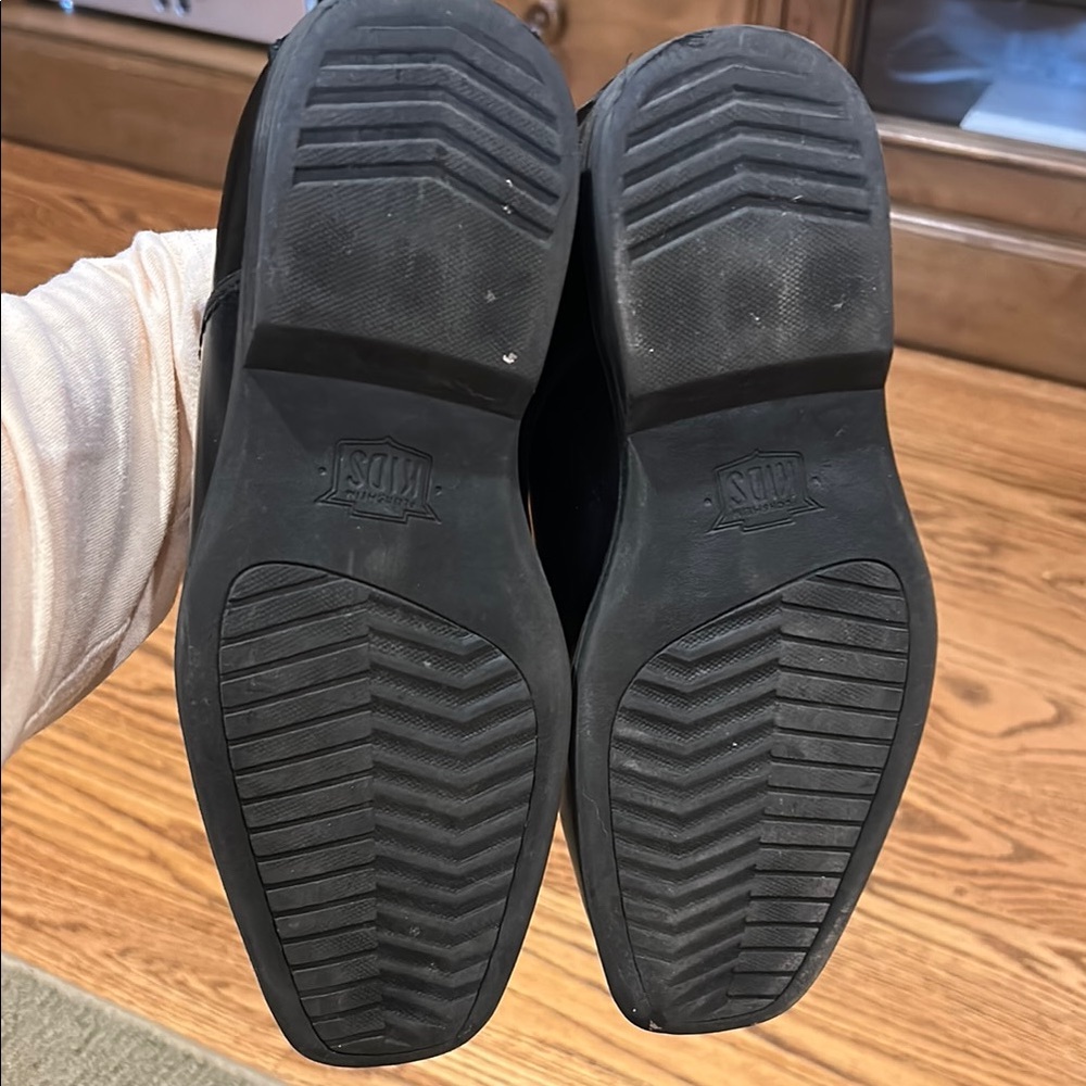 Florsheim Black Dress Shoes with Polished Leather - Picture 11 of 12